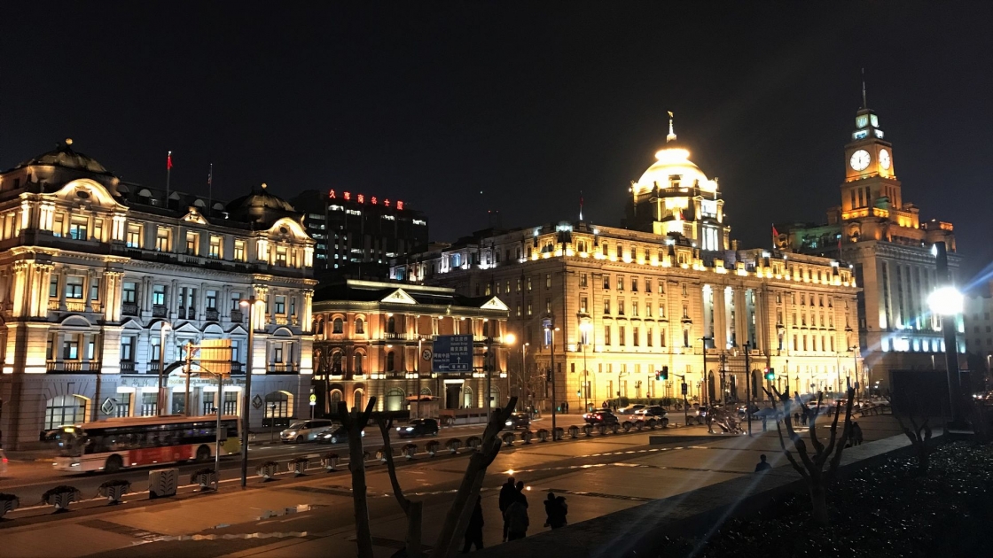 イギリス租界、フランス租界の建物をそのまま活かしている銀行が立ち並ぶ夜景