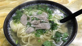 初めて食べた蘭州牛肉麺